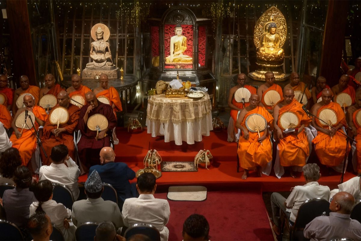 GHR donates LKR 2.5m at Gangaramaya